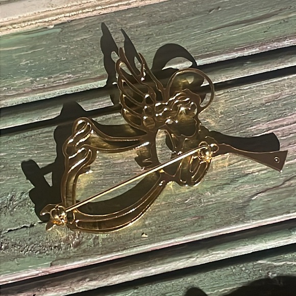 Cute out Angel brooch - Picture 2 of 2